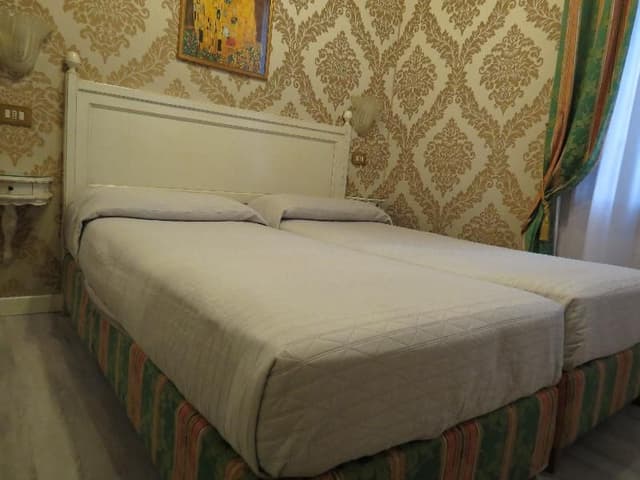 TWIN STANDARD