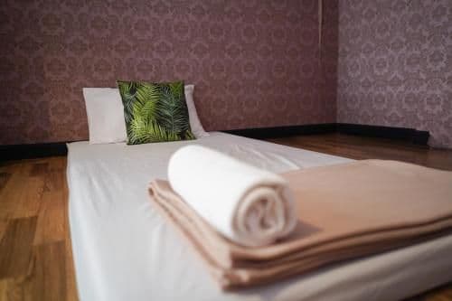 Single Room with Shared Bathroom
