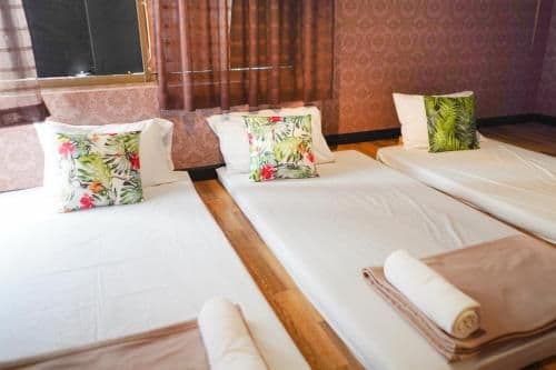 Standard Twin Room with Shared Bathroom