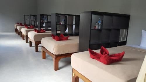 Single Bed in Mixed Dormitory Room