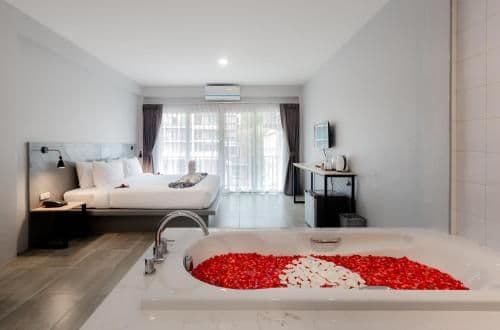 Deluxe Double Room with Bath