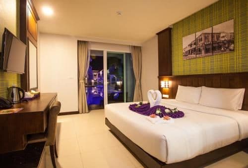Deluxe Double Room with Pool Access