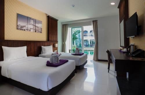 Deluxe Twin Room with Pool Access
