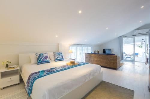 Studio Apartment with Sea View