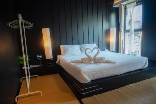 Deluxe Double Room with Private Bathroom