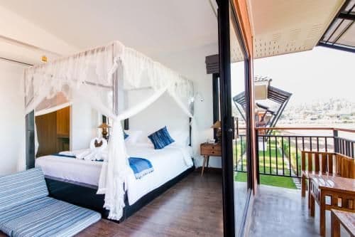 Suite with Mountain View