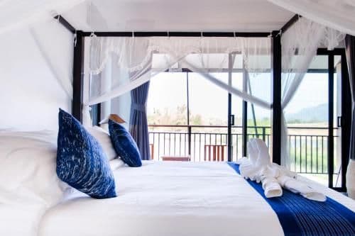 Suite with Mountain View