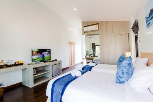 Family Room with Garden View