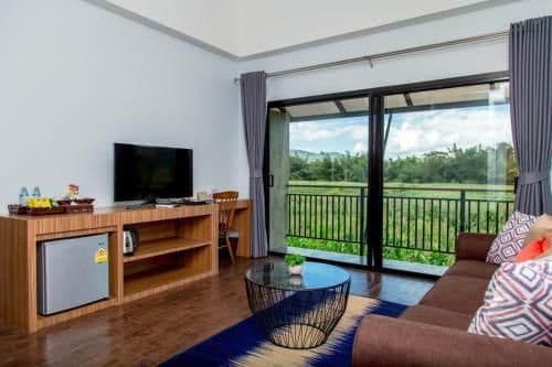 Suite with Mountain View