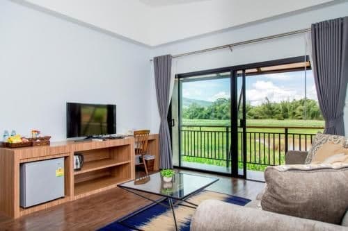 Suite with Mountain View