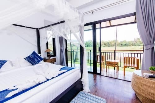 Suite with Mountain View