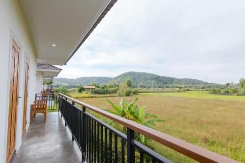 Villa with Garden View