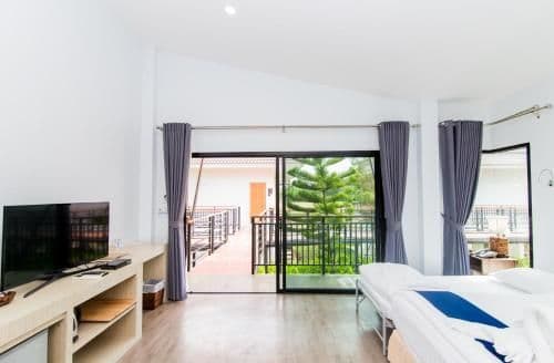Villa with Garden View