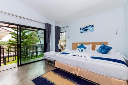 Villa with Garden View