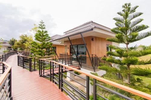 Villa with Garden View