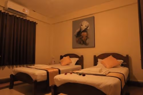 Twin Room with Private Bathroom