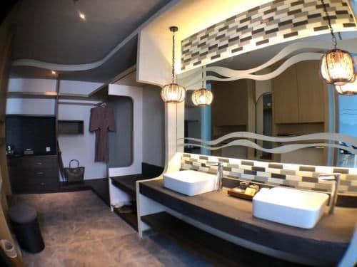 Junior Suite with Pool View