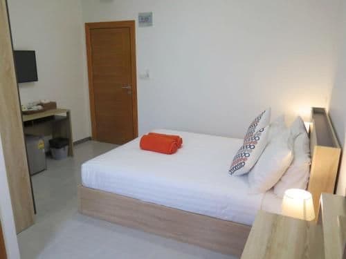Standard Queen Room