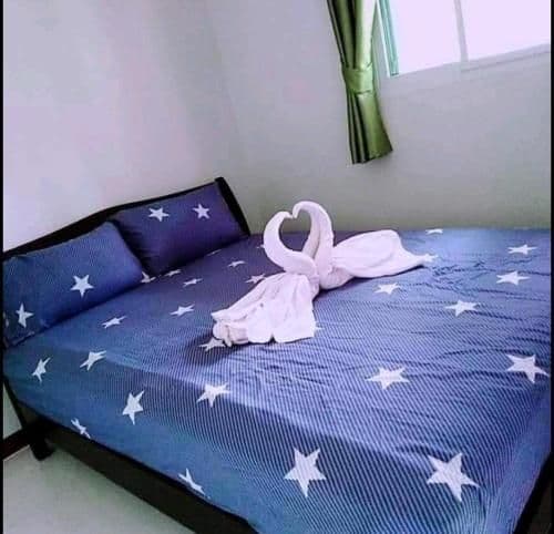 Queen Room with Shared Bathroom