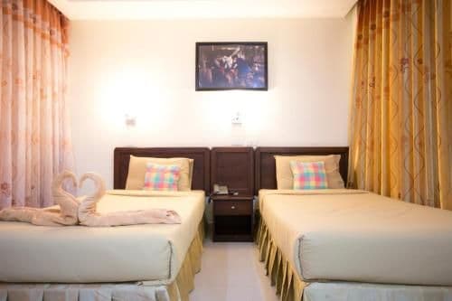 Twin Room with Bath