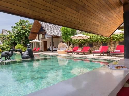 Villa with Garden View