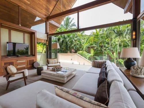 Villa with Garden View