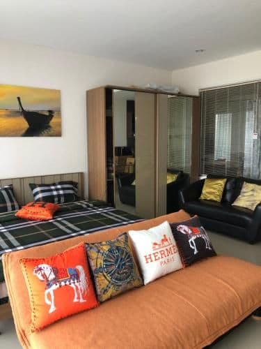 Studio Apartment with Sea View