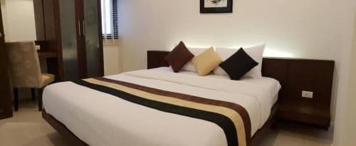 Deluxe King Suite