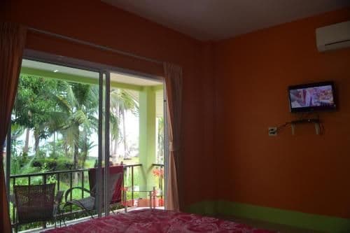 Deluxe Room (2 Adults + 1 Child)