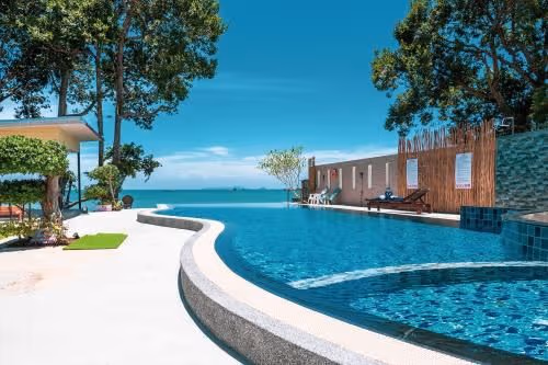 Queen Room with Pool View