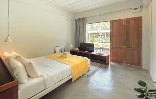 Queen Room with Pool View