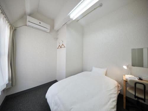 Deluxe Cabin Room - Male Only