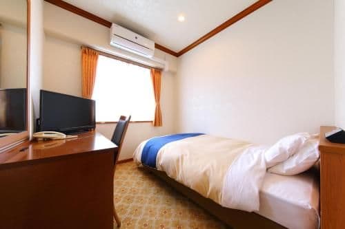 Single Room (2 Adults)