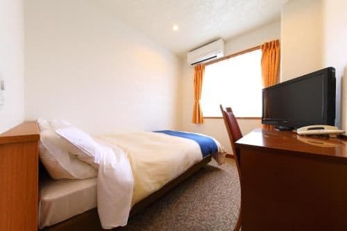 Single Room (2 Adults)