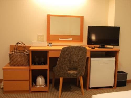 Standard Twin Room with Shared Bathroom and Private Toilet
