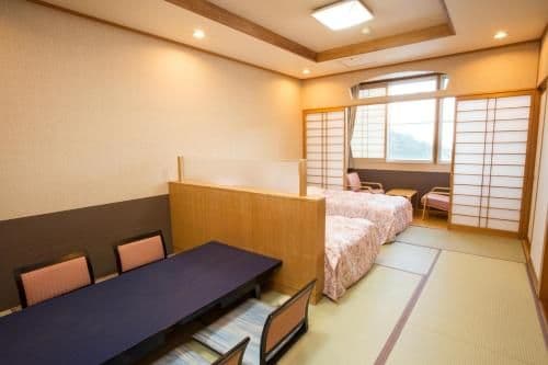 Twin Bed Room with Tatami Area