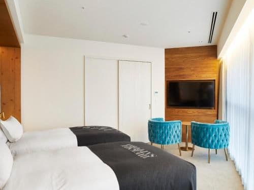Deluxe Corner Twin Room - 2 adult