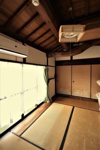 Twin Room with Shared Toilet