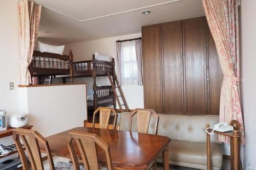 Lodge with Bunk Bed