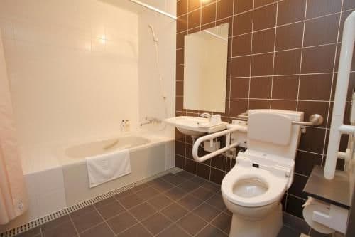 Universal Twin Room with Large Bathroom - Non-Smoking