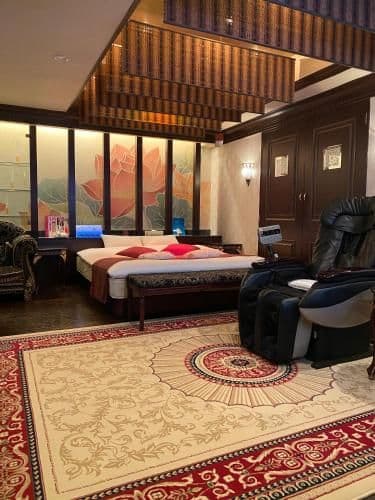 Queen Room Selected at Check-In
