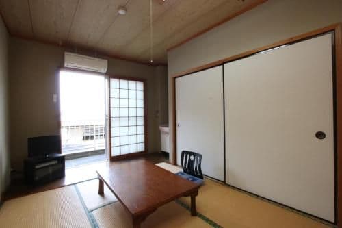 Japanese-Style Twin Room