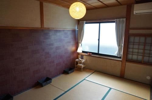 Economy Triple Room with Shared Bathroom
