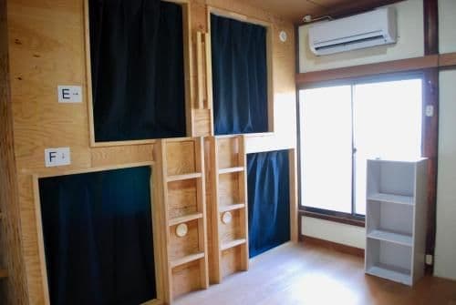 Bed in 8-Bed Mixed Dormitory Room
