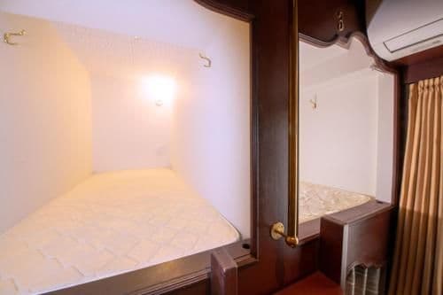 Single Bed in Mixed Dormitory Room
