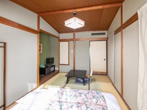 Japanese-Style Twin Room with Shared Bathroom - Non-Smoking