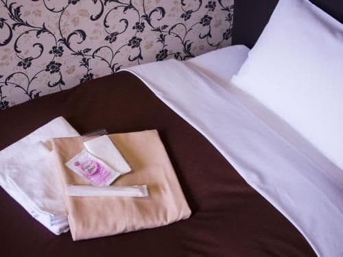 Female Only - Single Room - Non-Smoking