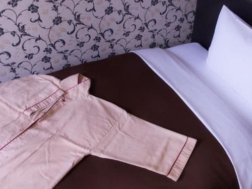 Female Only - Single Room - Non-Smoking