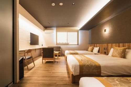 Deluxe Family Room