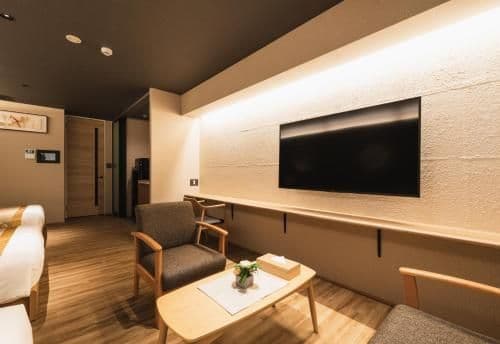 Deluxe Family Room